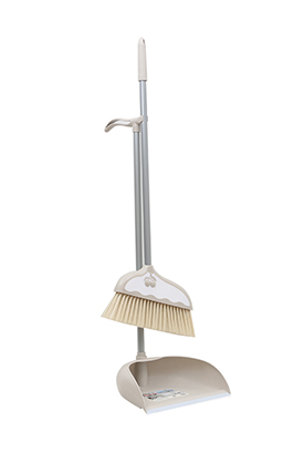 Dust pan